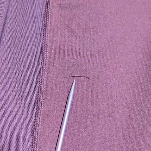 Fabletics Mila Pocket Capri Leggings Burgundy Maroon Womens Large Cropped Mesh - Picture 4 of 6